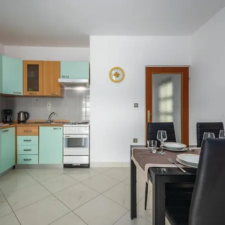 In With Kitchen Lejlighed