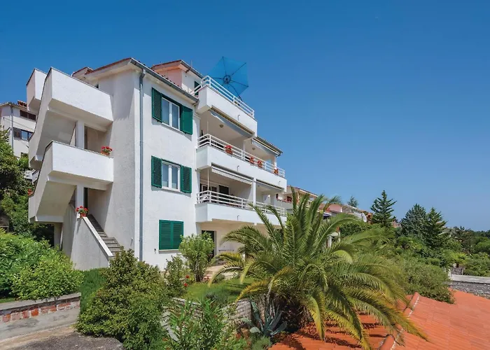 Lejlighed In With Kitchen