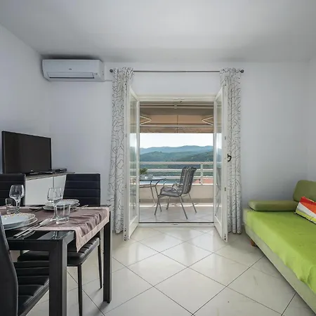 Lovely In With House Sea View Apartment